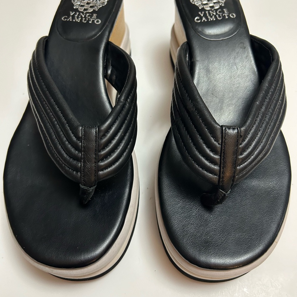 Vince Camuto NWOT black Wedge Heel Sandals Size 8.5 Medium.
